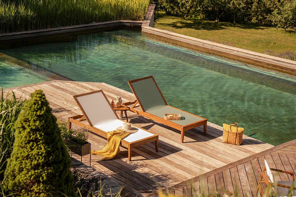 Bains de soleil vert kaki et bois massif (lot de 2) NAVEEN