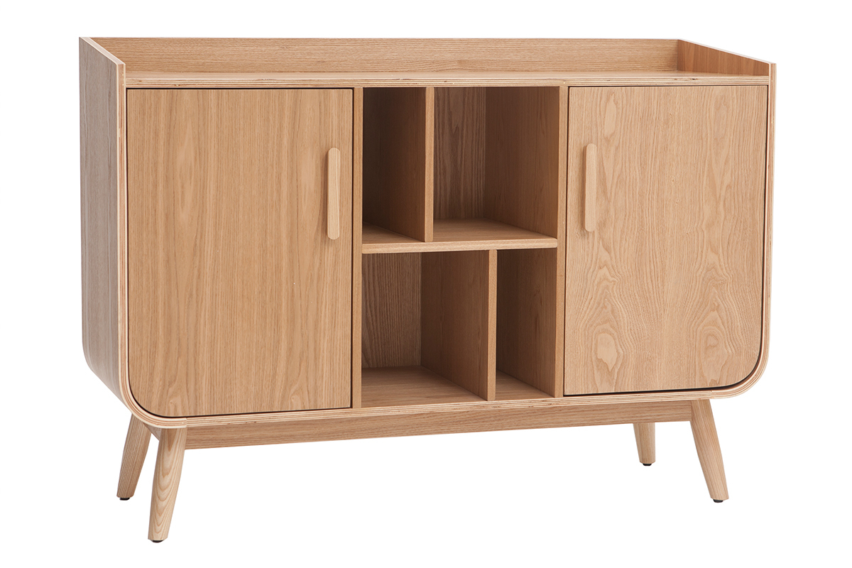 Buffet scandinave en bois clair avec deux portes battantes et quatre casiers ouverts, vue de 3/4.