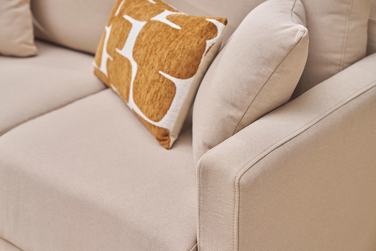 Canap� 2 places en tissu beige et bois clair MUNIK