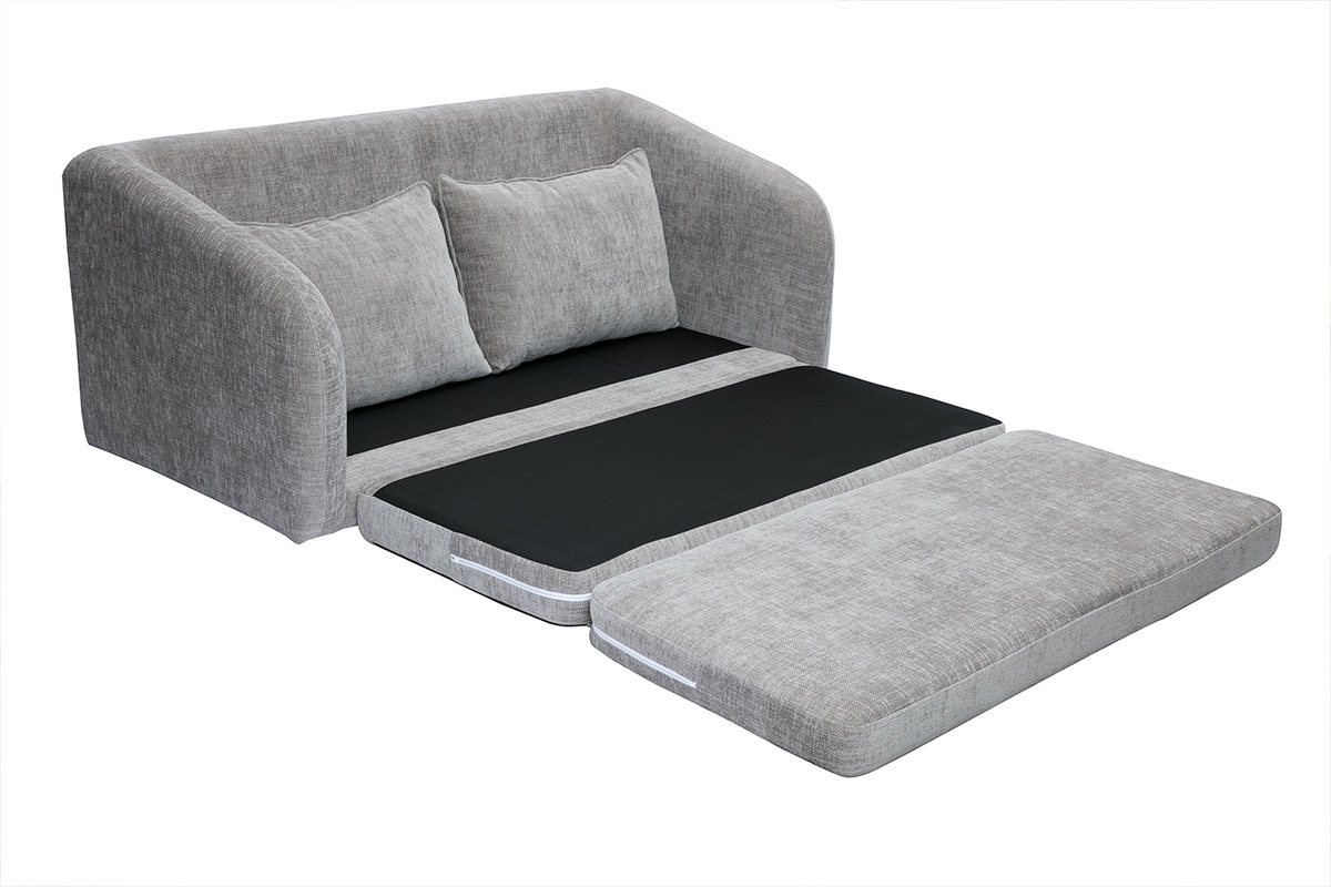 Canap� convertible gris en tissu effet velours, vue d�pli�e avec coussins.