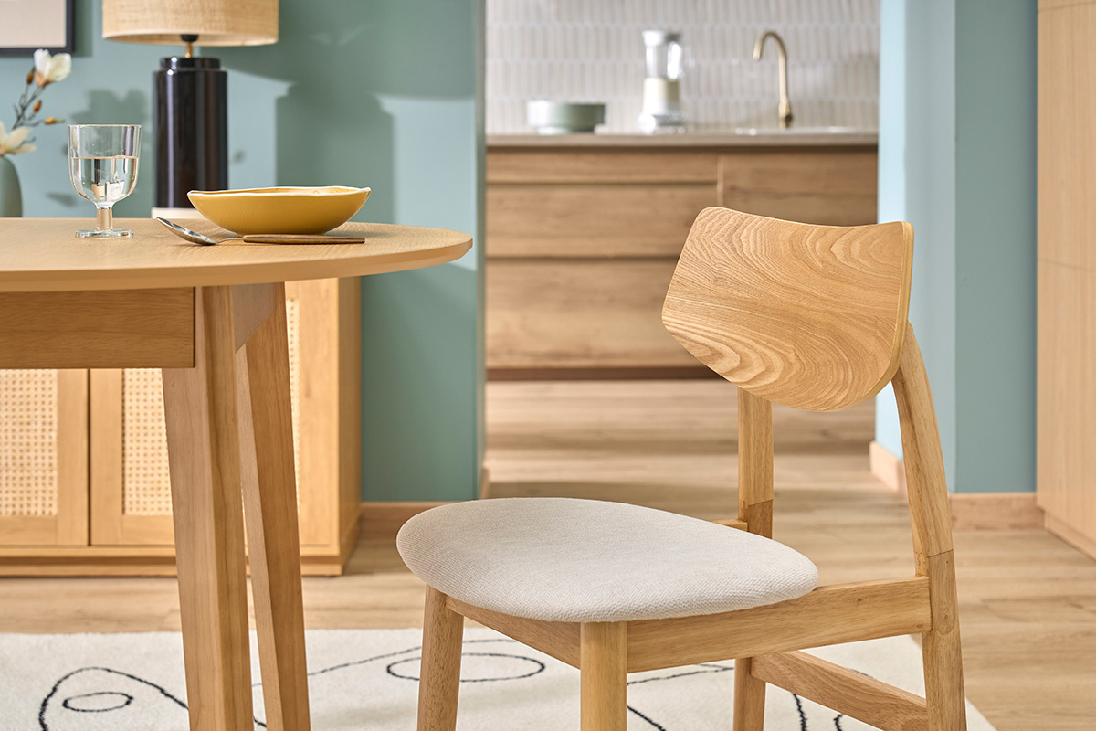 Chaises scandinaves en bois clair et tissu effet velours textur� beige (lot de 2) ELION
