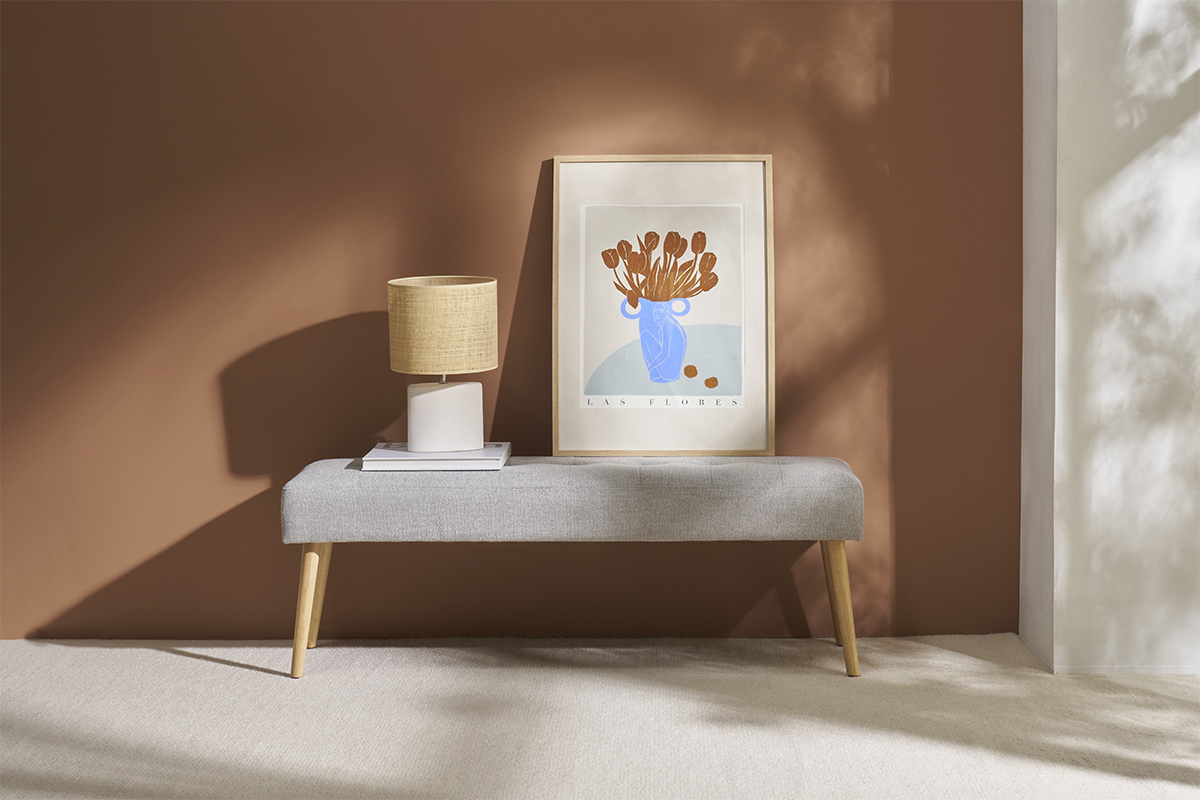 Lampe � poser en c�ramique blanc mat et abat-jour en raphia naturel H40 cm TIGA