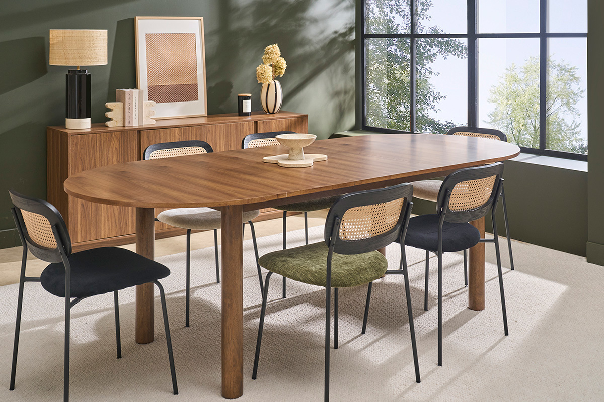 Table � manger extensible ovale avec rallonges int�gr�es en bois fonc� noyer L180-230 cm CLAUDIE